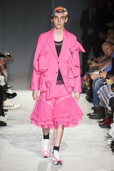 Look 25